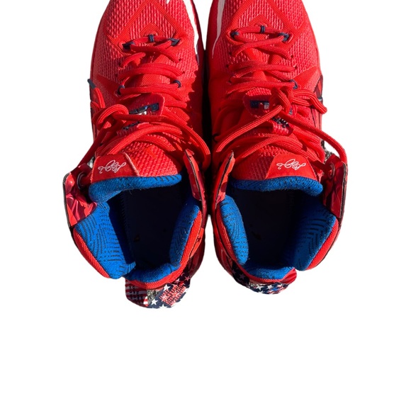 Nike Lebron 12 USA
Size 10.5
Has some wear but in great condition - Picture 7 of 9